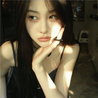 单车上的少女